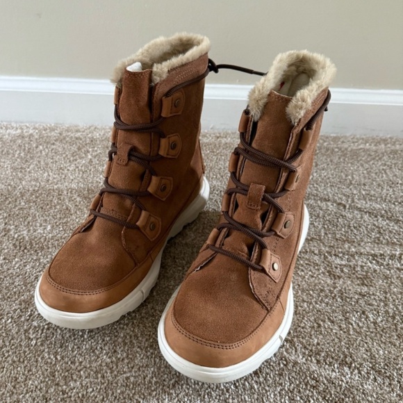 Sorel Shoes - Sorel Tan and Cream Winter Boots 8.5